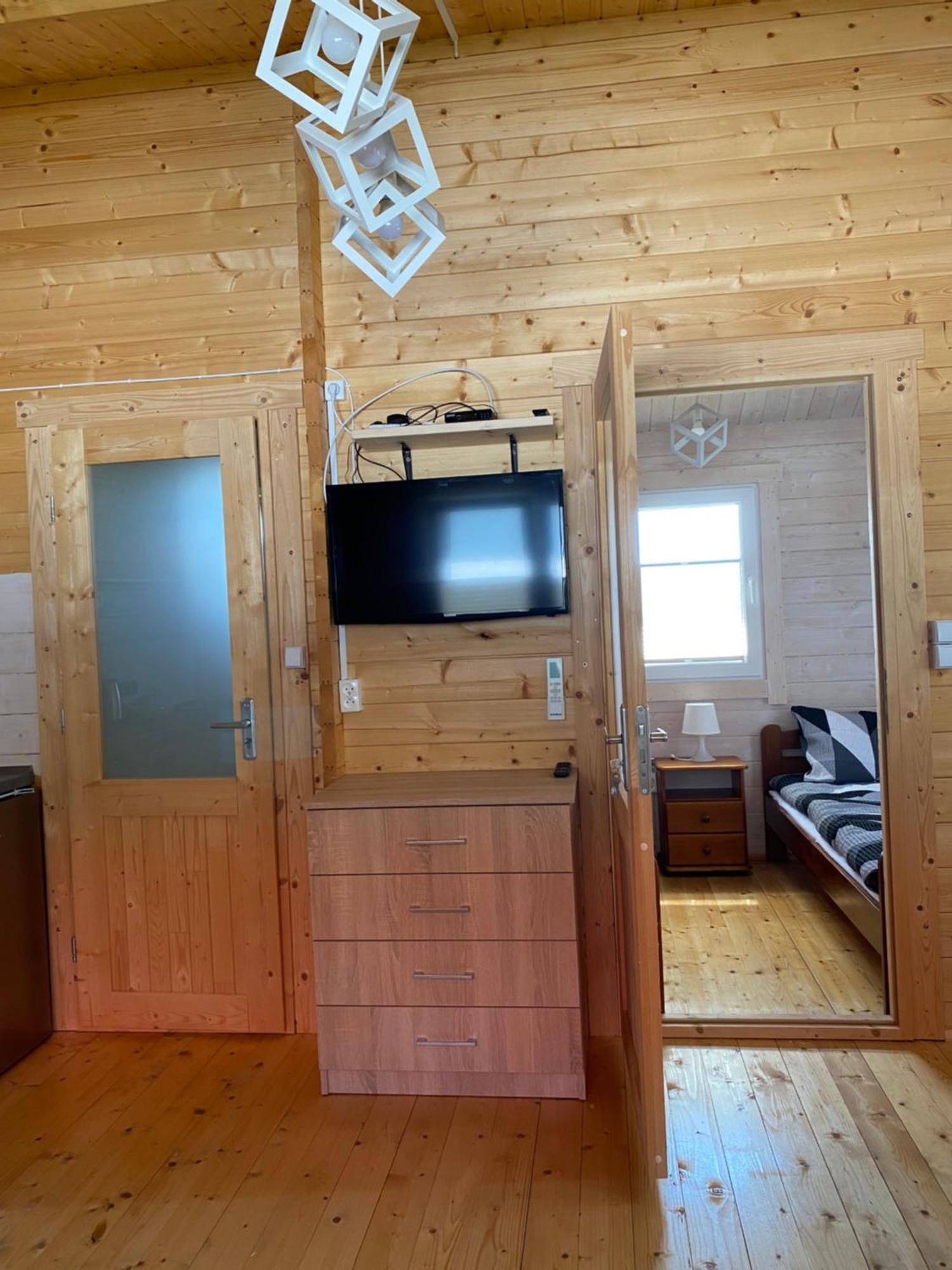 Pokoje I Domki Wiktoria Bedzino Exterior foto